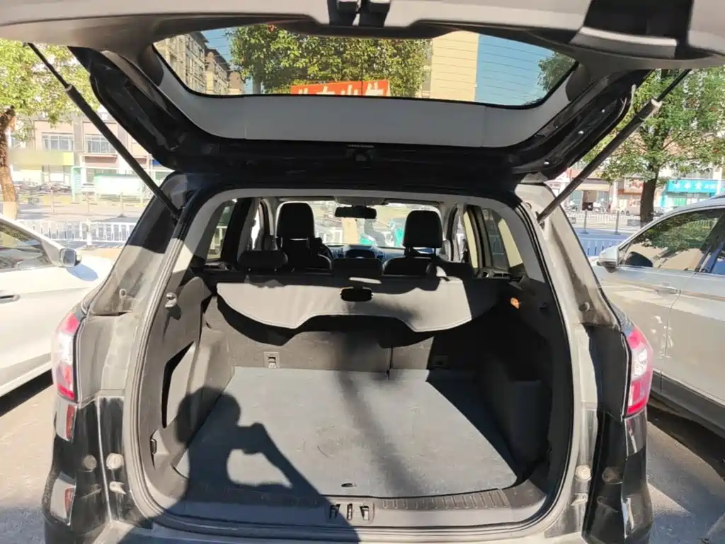 Ford Kuga — миниатюра 19