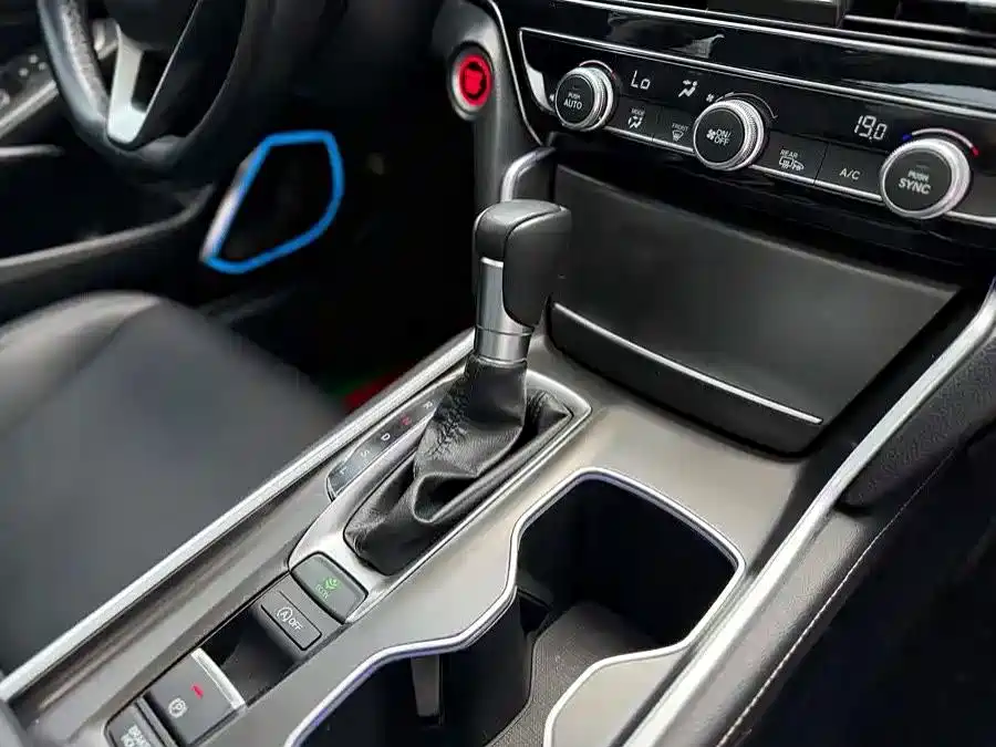 Honda Accord — миниатюра 13
