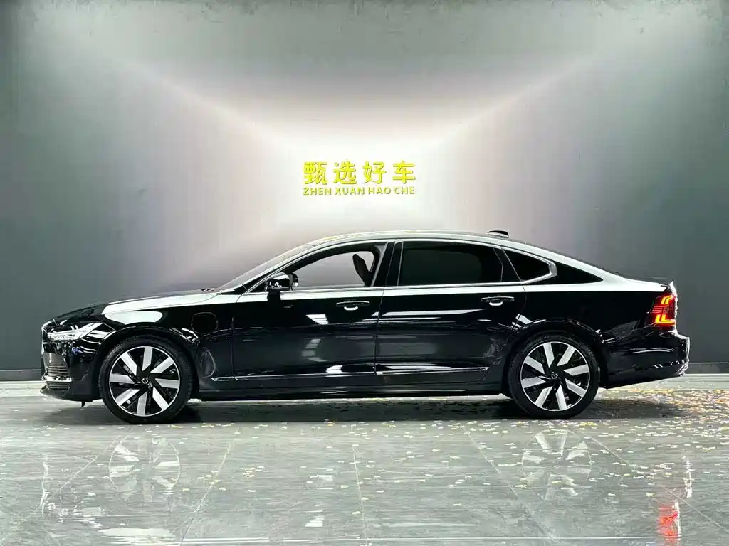 VOLVO S90 PLUG IN HYBRID