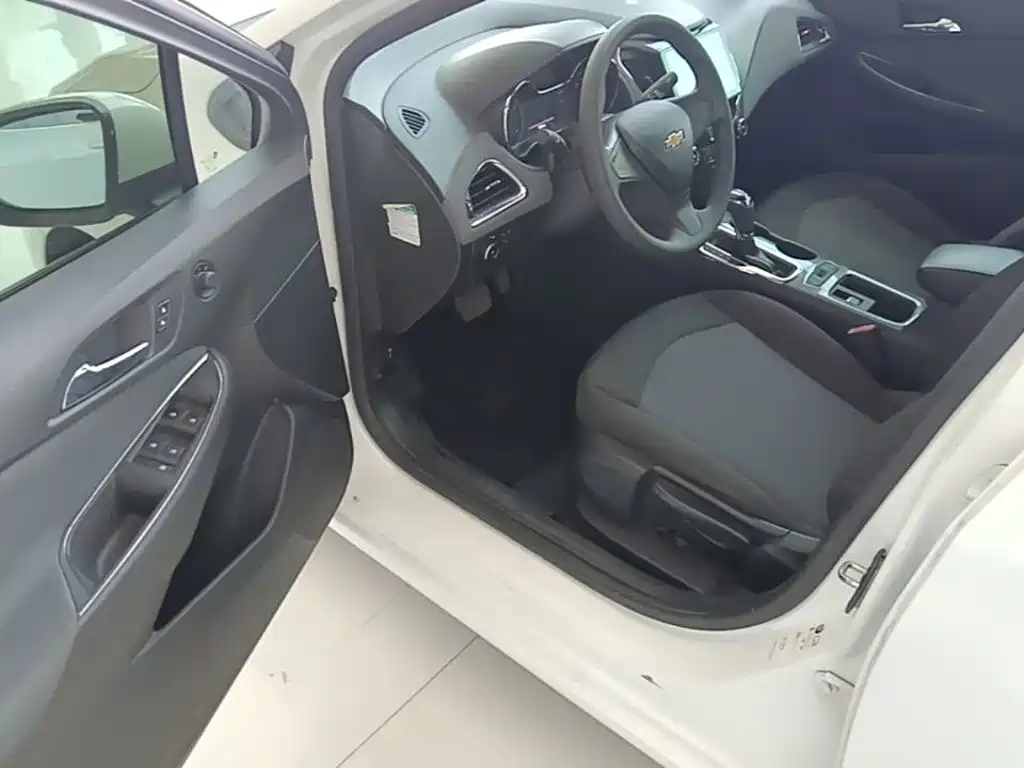 Chevrolet Cruze — миниатюра 16