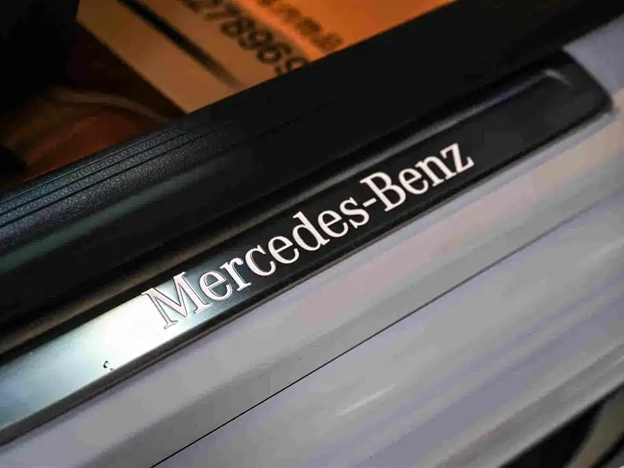 Mercedes-Benz C-Class — миниатюра 12