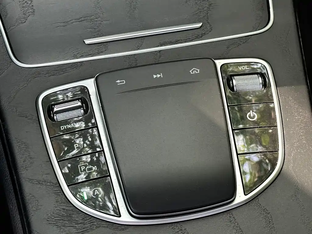 Mercedes-Benz C-Class — миниатюра 13