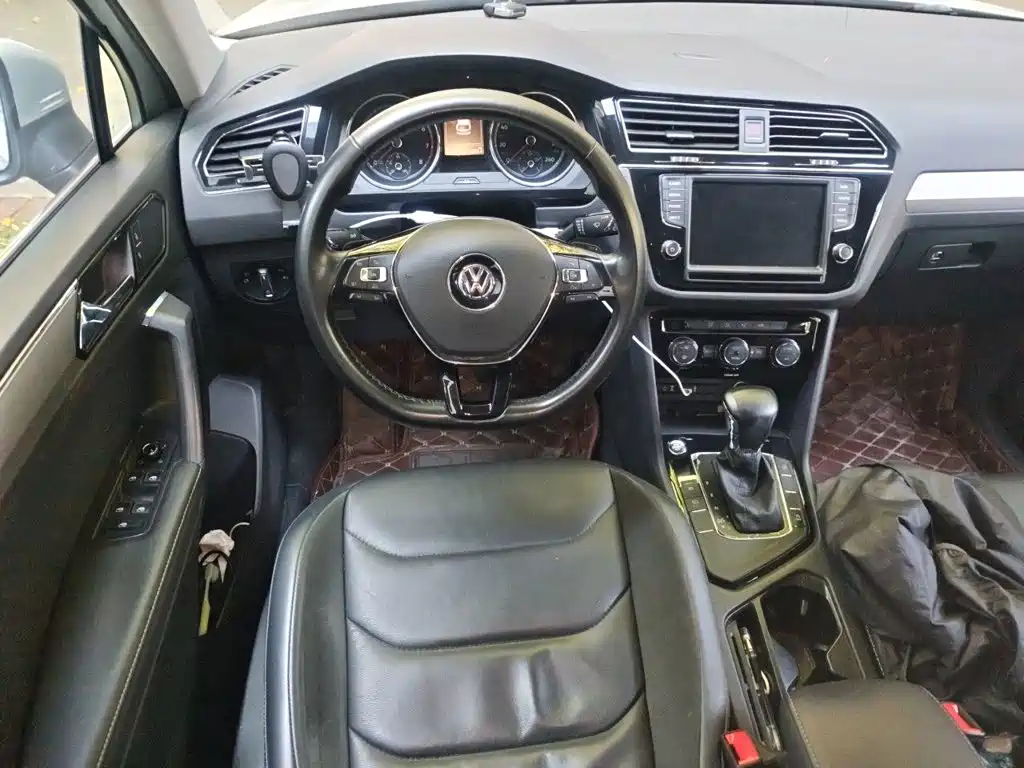 Volkswagen Tiguan L — миниатюра 6
