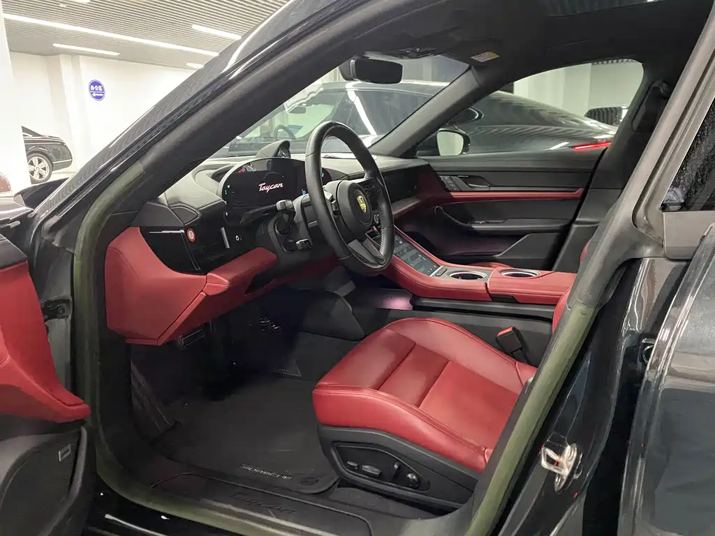Porsche Taycan — миниатюра 3