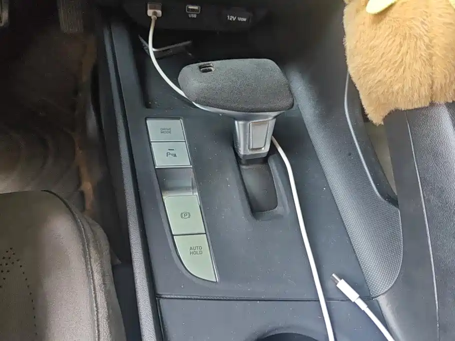 Hyundai Elantra — миниатюра 16