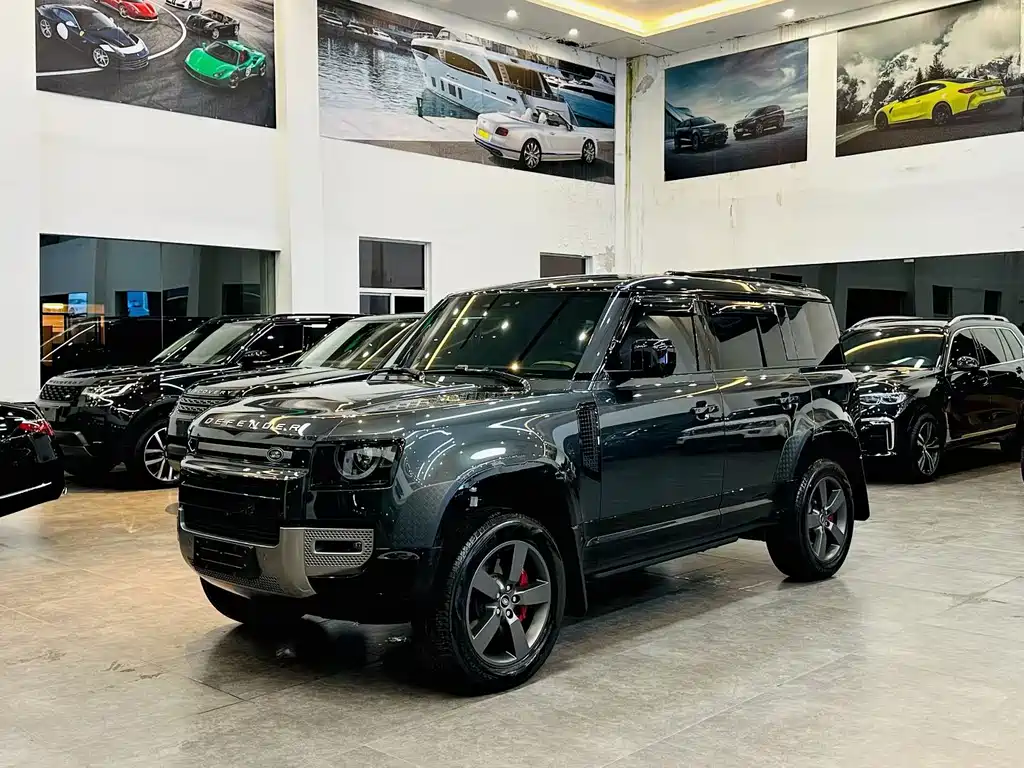 Land Rover Defender 2025