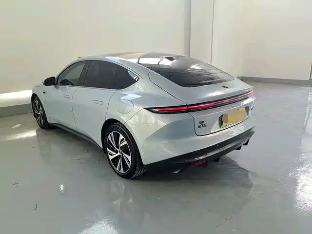 NIO NIO ET5