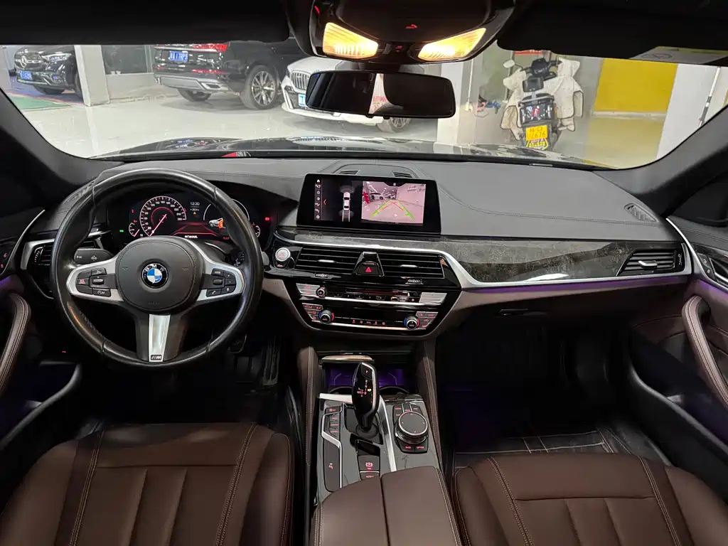 BMW 5 Series — миниатюра 5