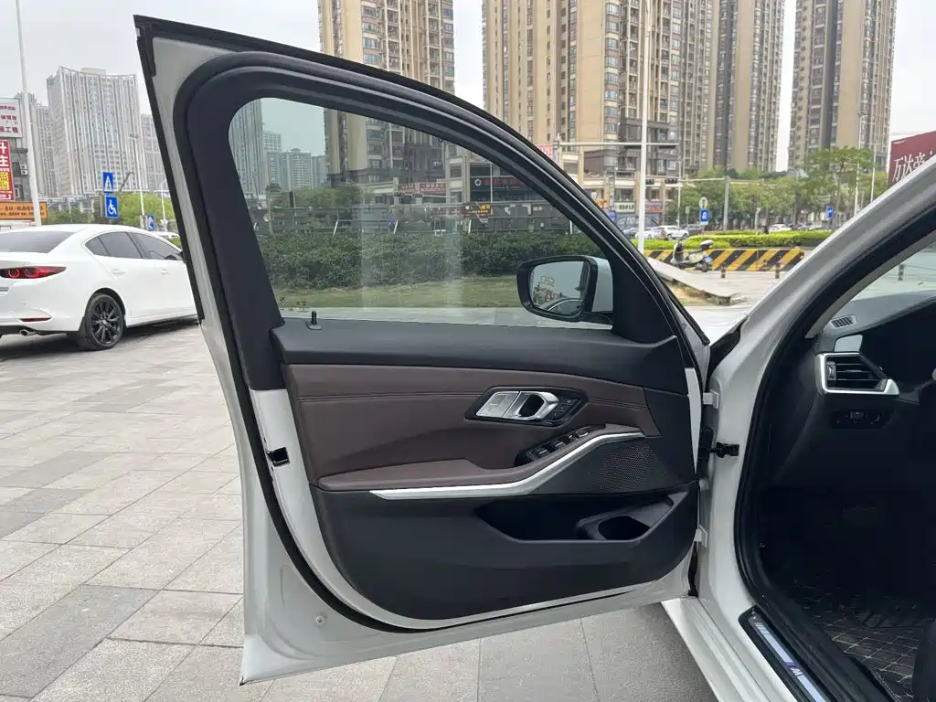 BMW 3 Series — миниатюра 11