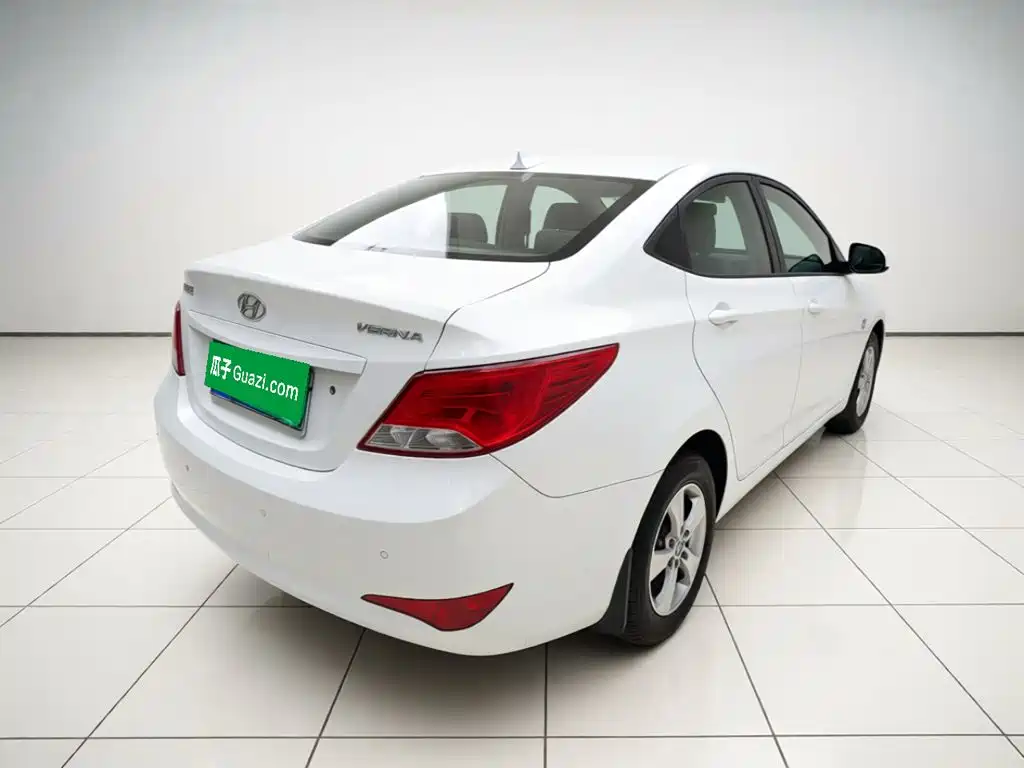 Hyundai Verna — миниатюра 4