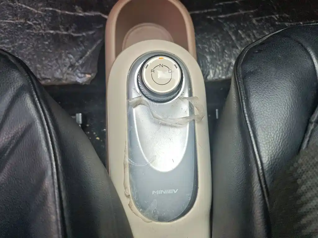 Wuling MINIEV — миниатюра 10