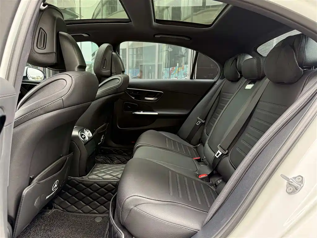 Mercedes-Benz C-Class — миниатюра 18