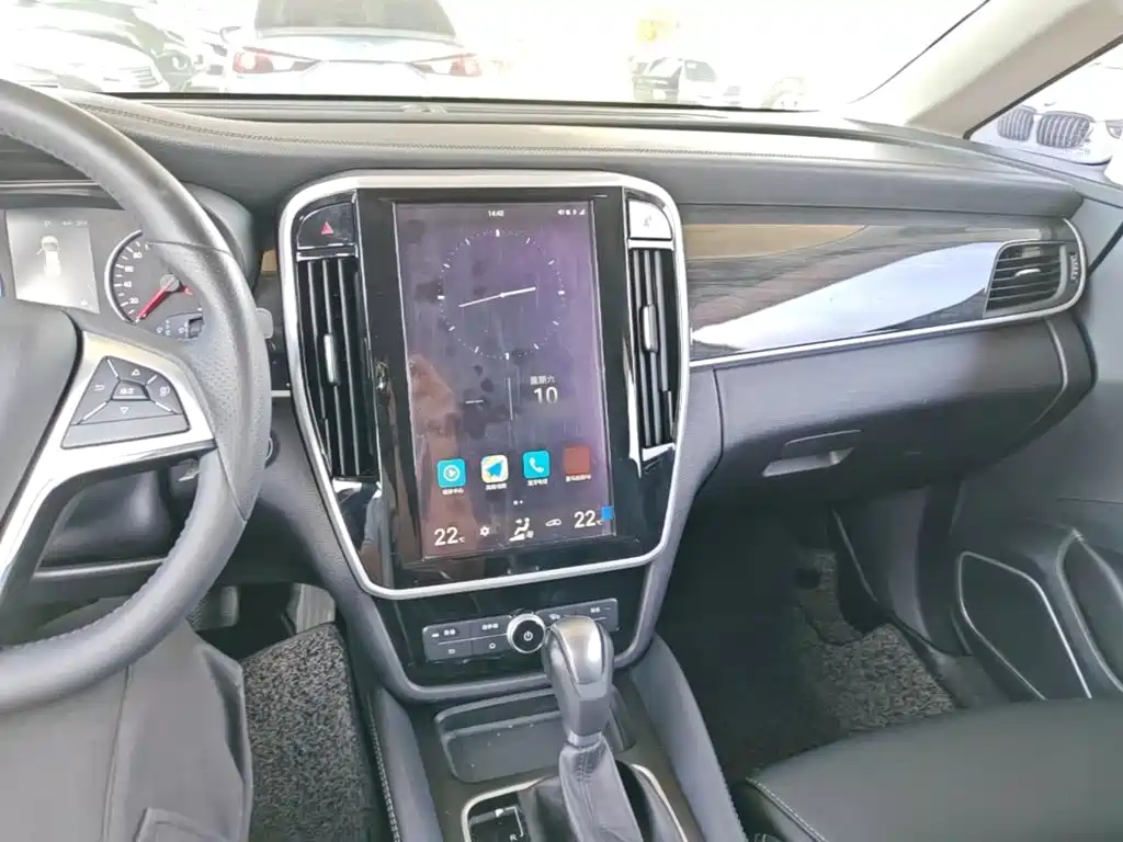 BYD MAX — миниатюра 10