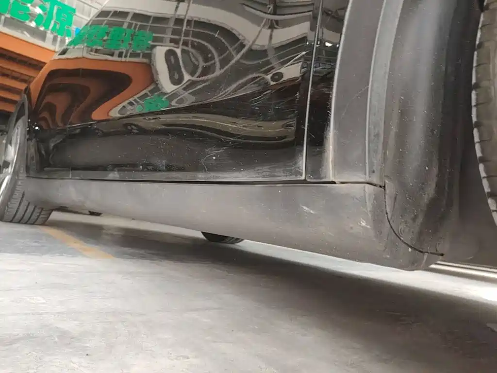 Tesla Model Y — миниатюра 21