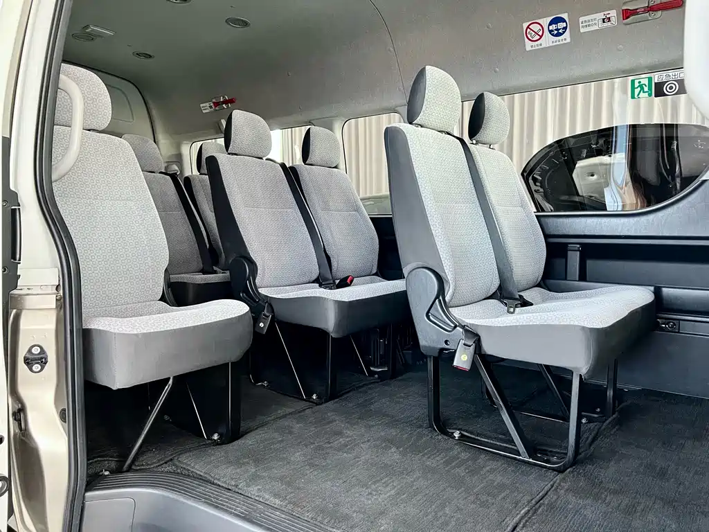 Toyota Hiace — миниатюра 9