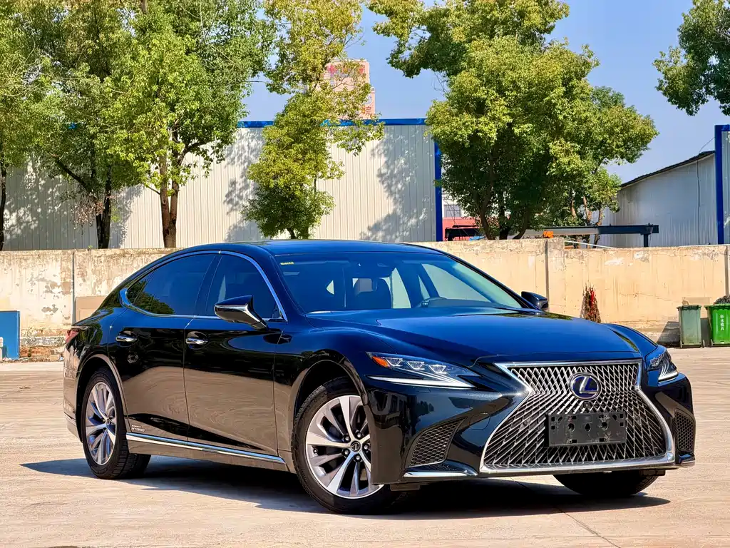 Lexus LS — миниатюра 3