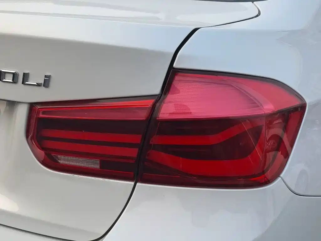BMW 3 Series — миниатюра 11