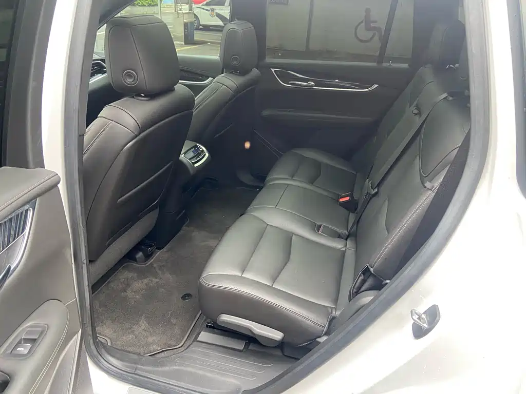 Cadillac XT6 — миниатюра 9