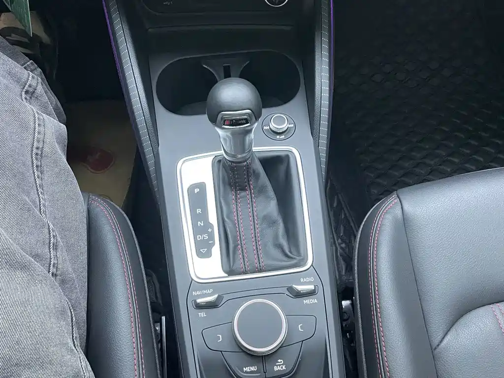 Audi Q2L — миниатюра 9