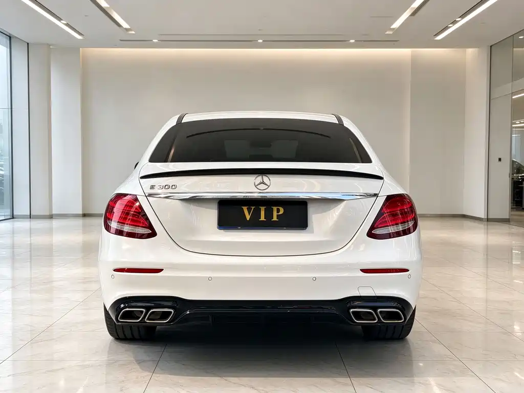 Mercedes-Benz E-Class — миниатюра 5