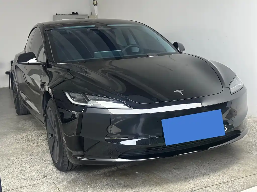 Tesla Model 3 — миниатюра 3