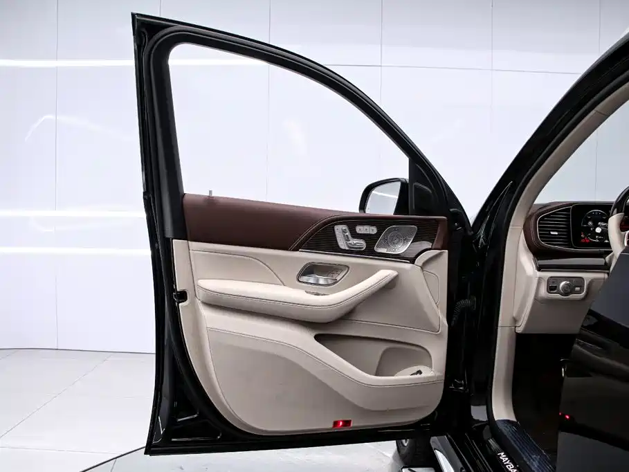 Mercedes-Benz GLS — миниатюра 13