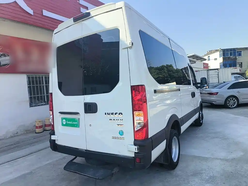 IVECO Ousheng — миниатюра 7