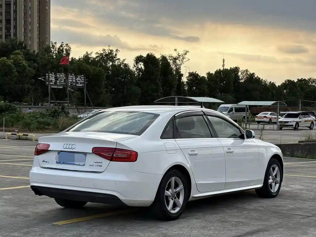 Audi A4L — миниатюра 4