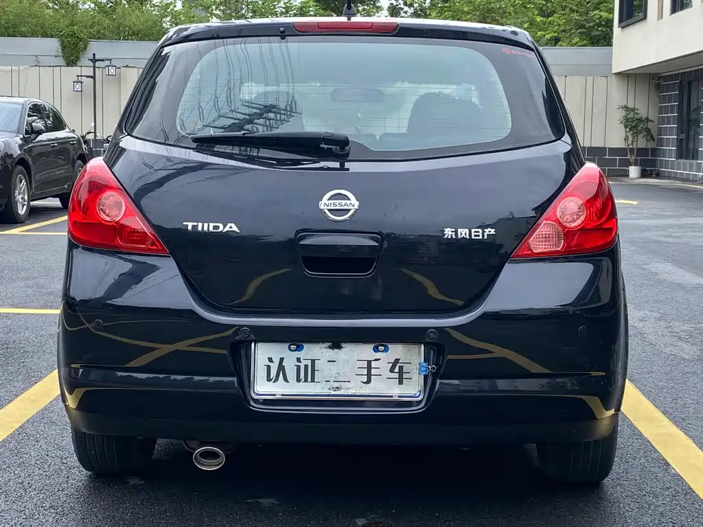 Nissan Tiida — миниатюра 5