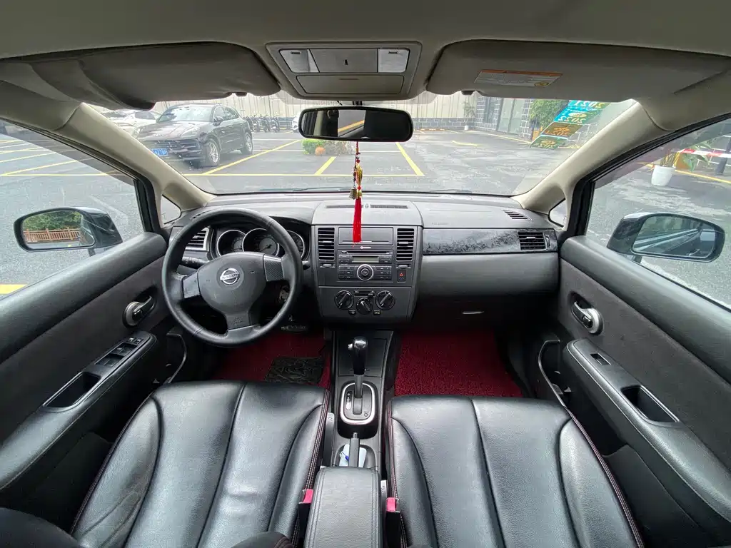 Nissan Tiida — миниатюра 12
