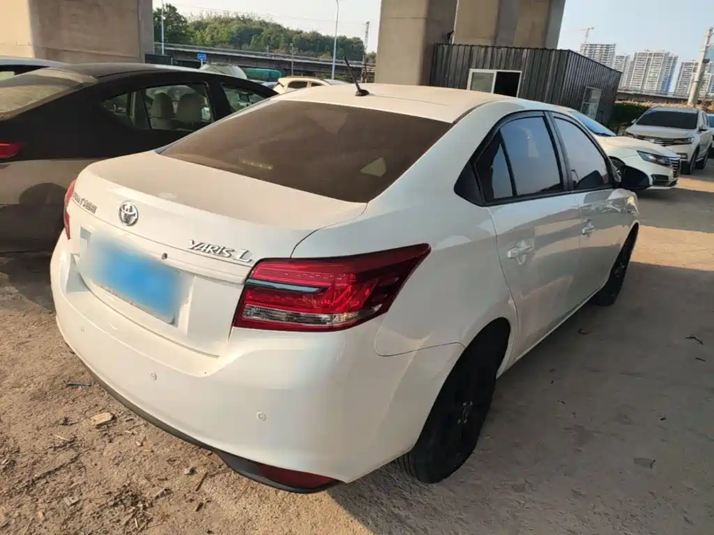 Toyota Yaris L — миниатюра 7
