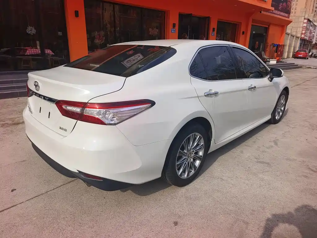 Toyota Camry — миниатюра 4
