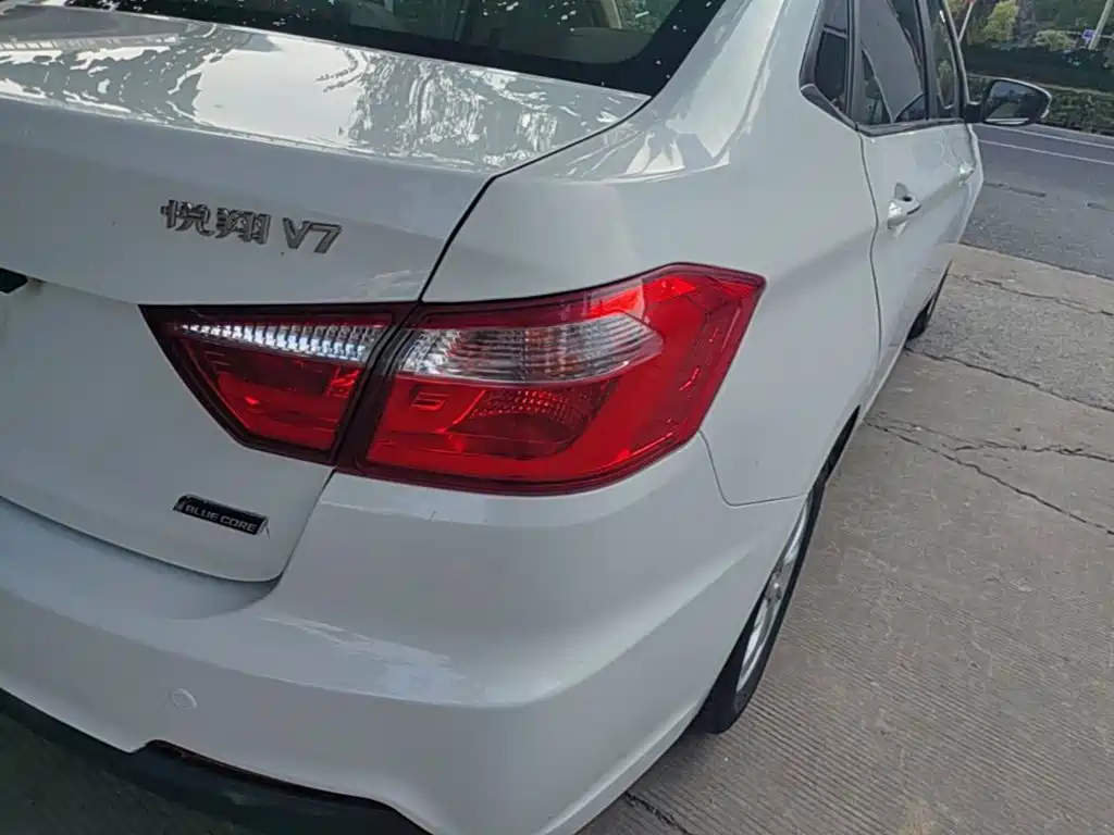 Changan V7 — миниатюра 8