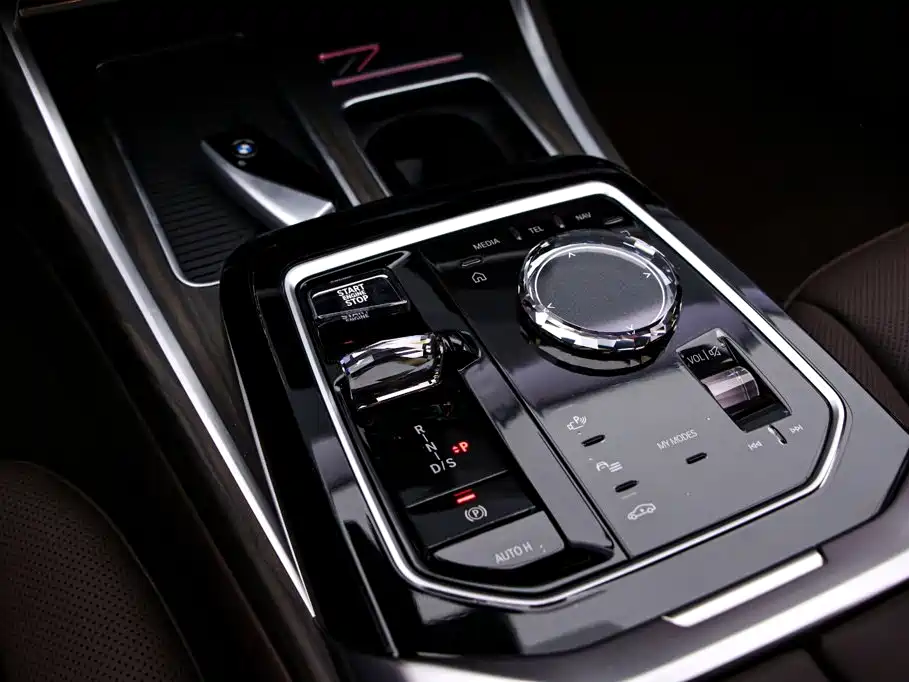 BMW 7 Series — миниатюра 9