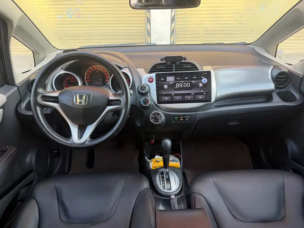 Honda Fit — миниатюра 9