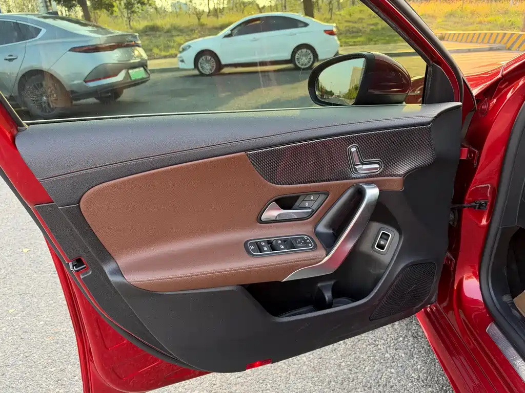 Mercedes-Benz A-Class — миниатюра 12