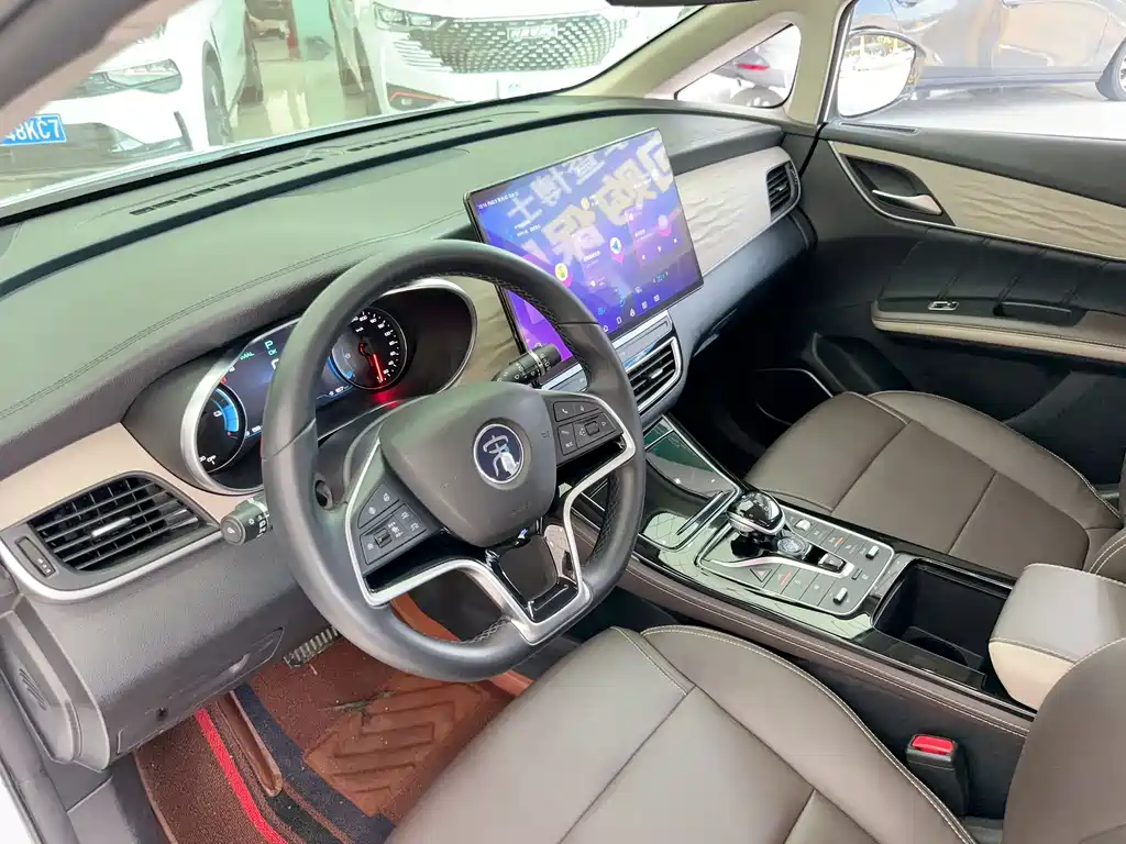 BYD MAX New Energy — миниатюра 8