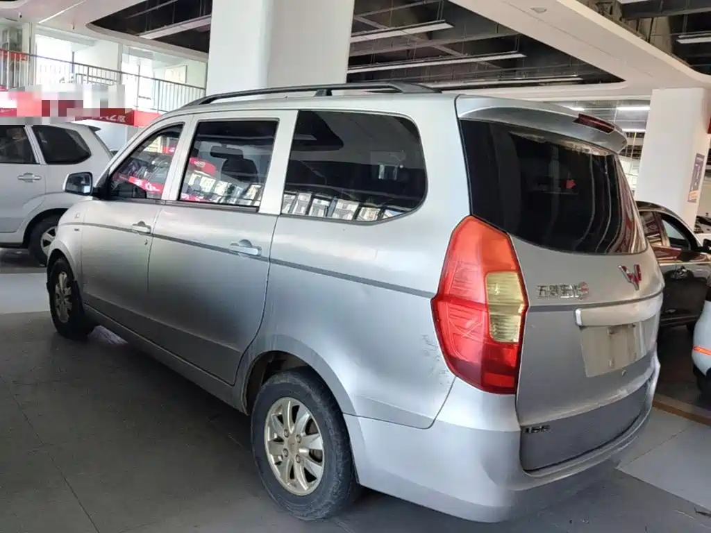 Wuling Hongguang — миниатюра 5