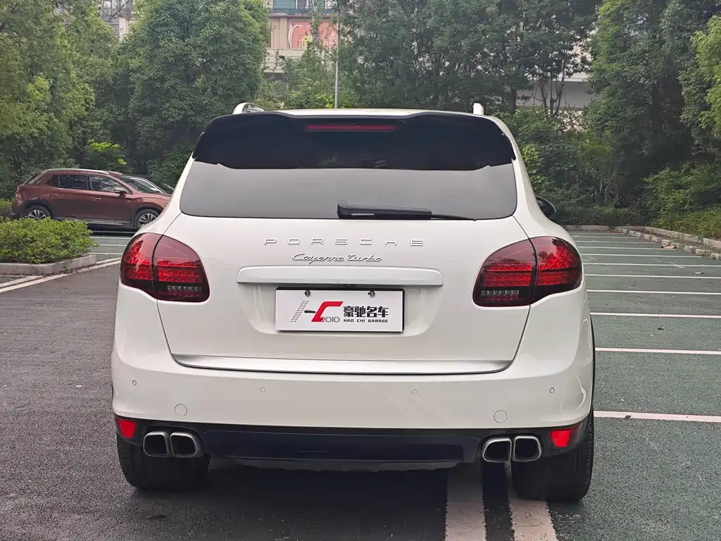 Porsche Cayenne — миниатюра 4