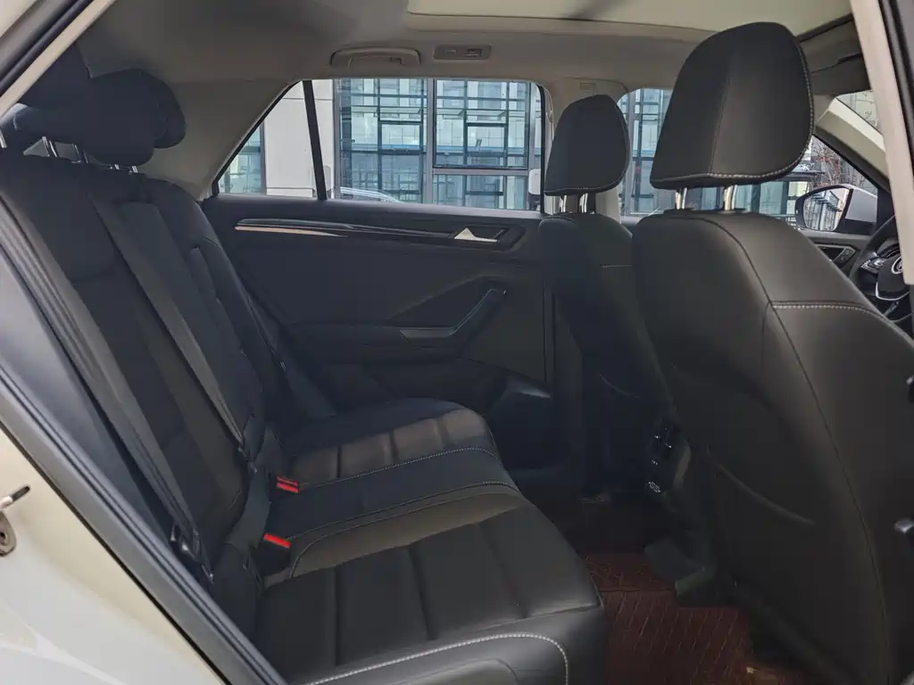 VOLKSWAGEN T ROC EXPLORING SONGS