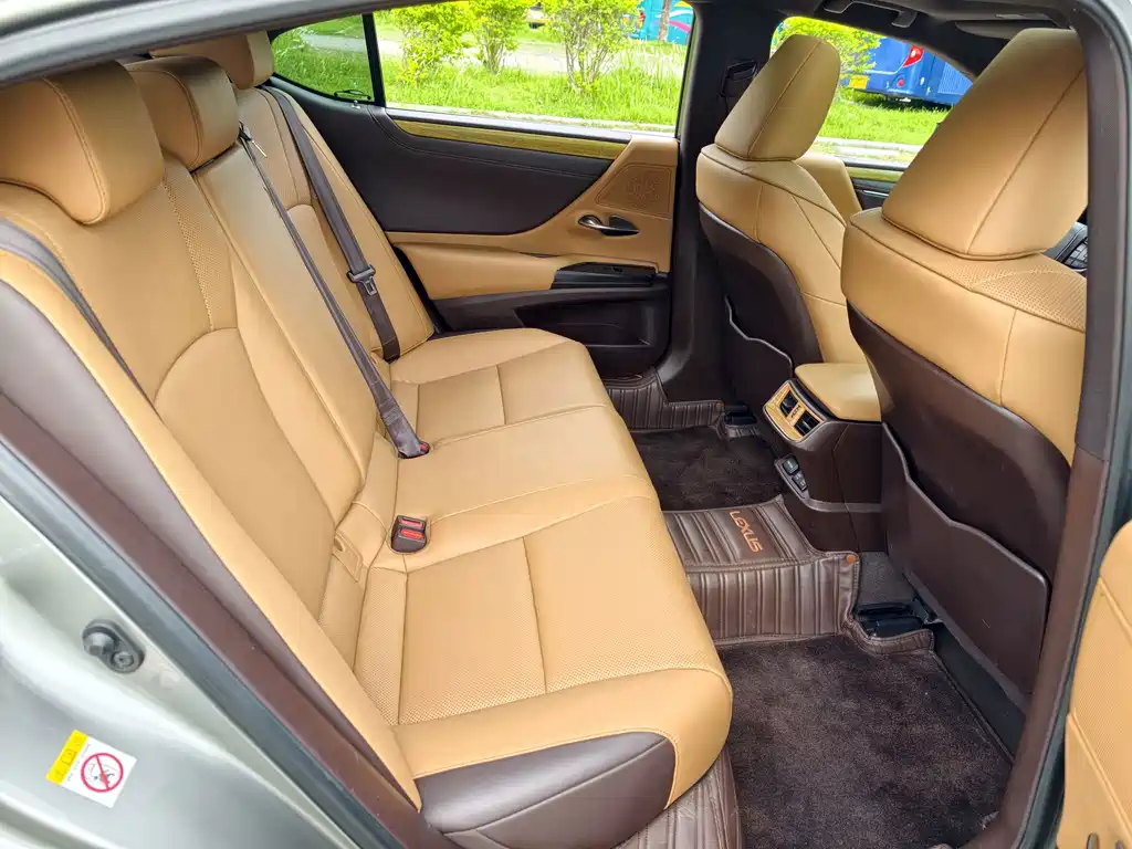 Lexus ES — миниатюра 15