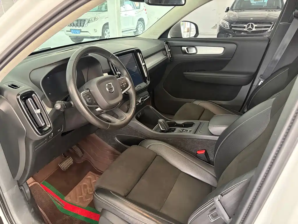 Volvo XC40 — миниатюра 6