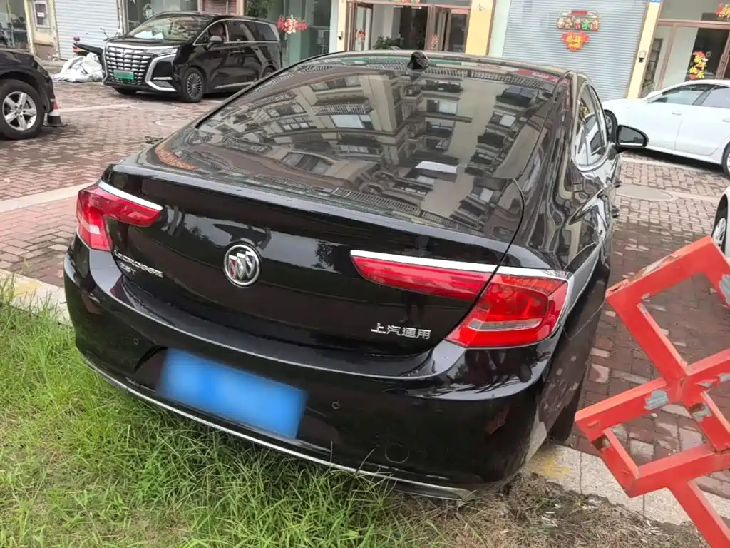 Buick LaCrosse — миниатюра 7