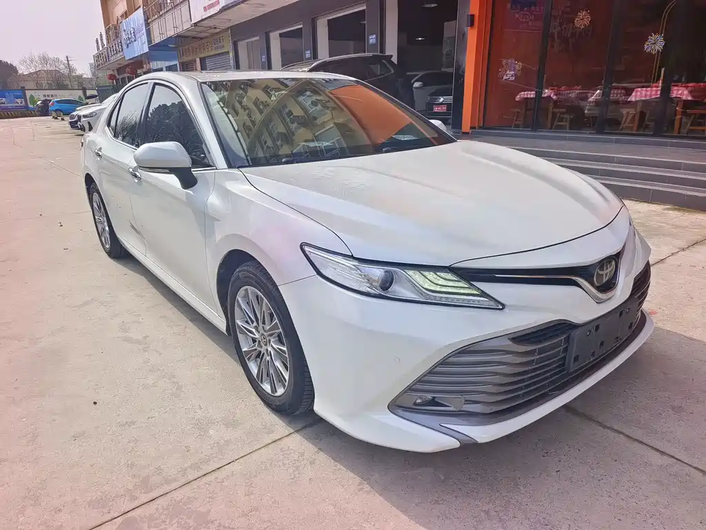 Toyota Camry — миниатюра 3