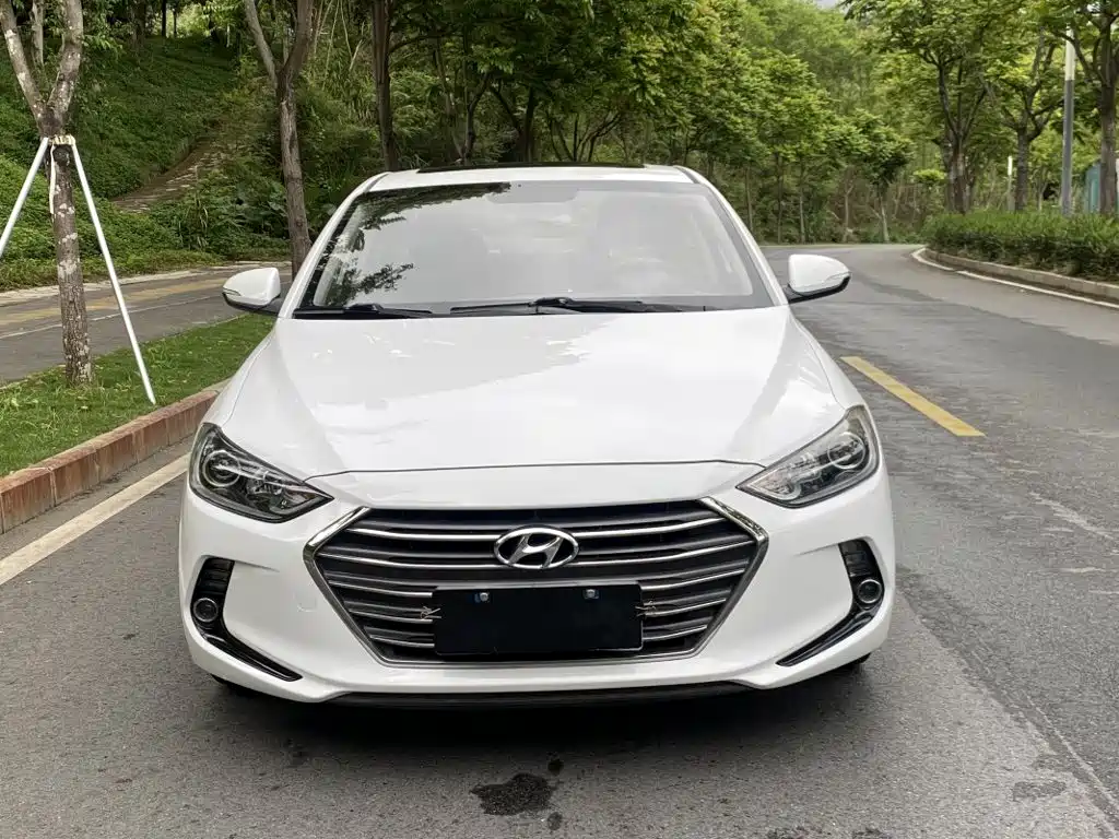 Hyundai Elantra — миниатюра 4