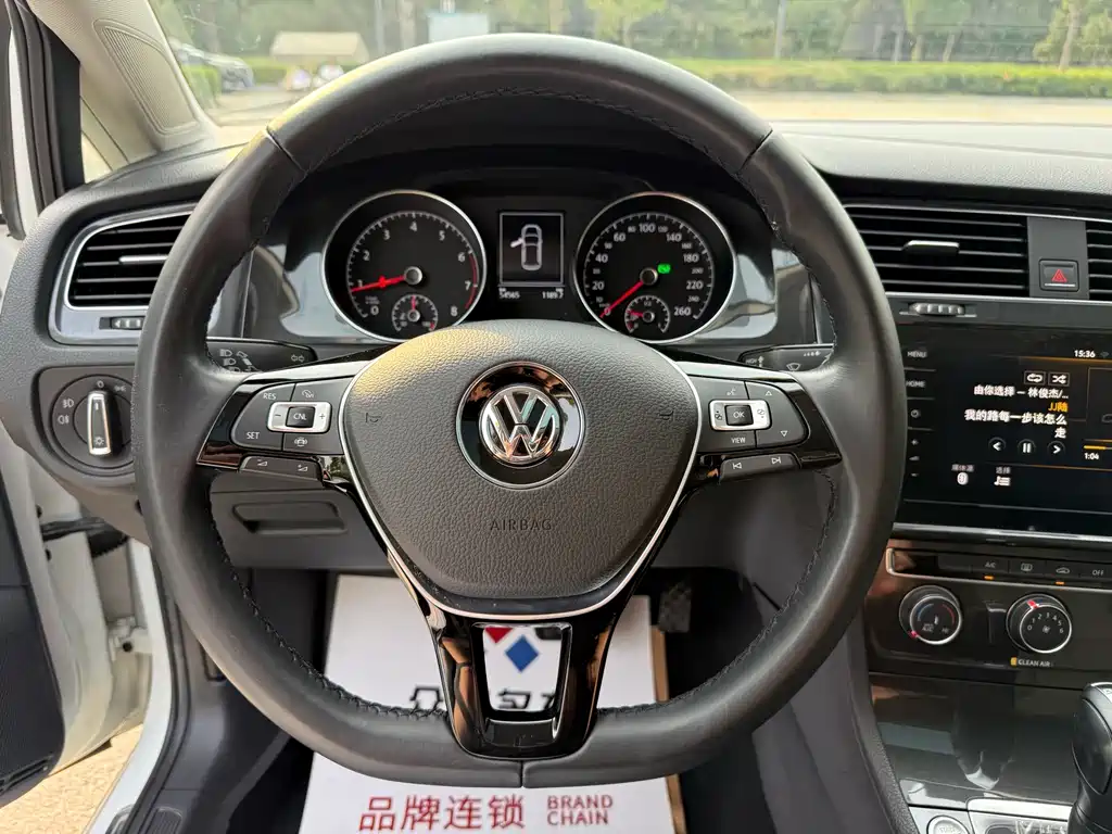Volkswagen Golf — миниатюра 10