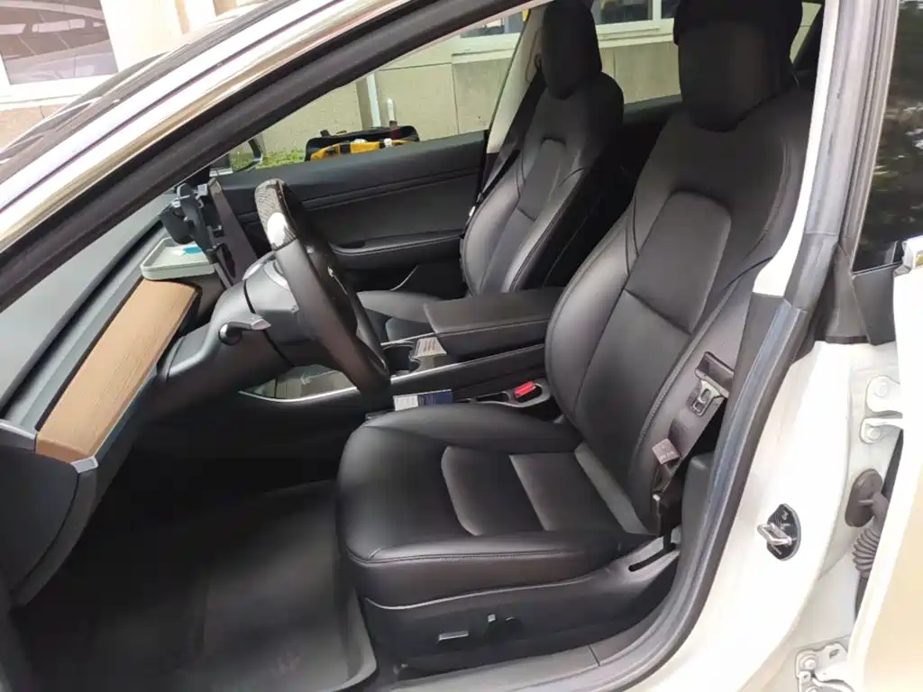 Tesla Model 3 — миниатюра 15