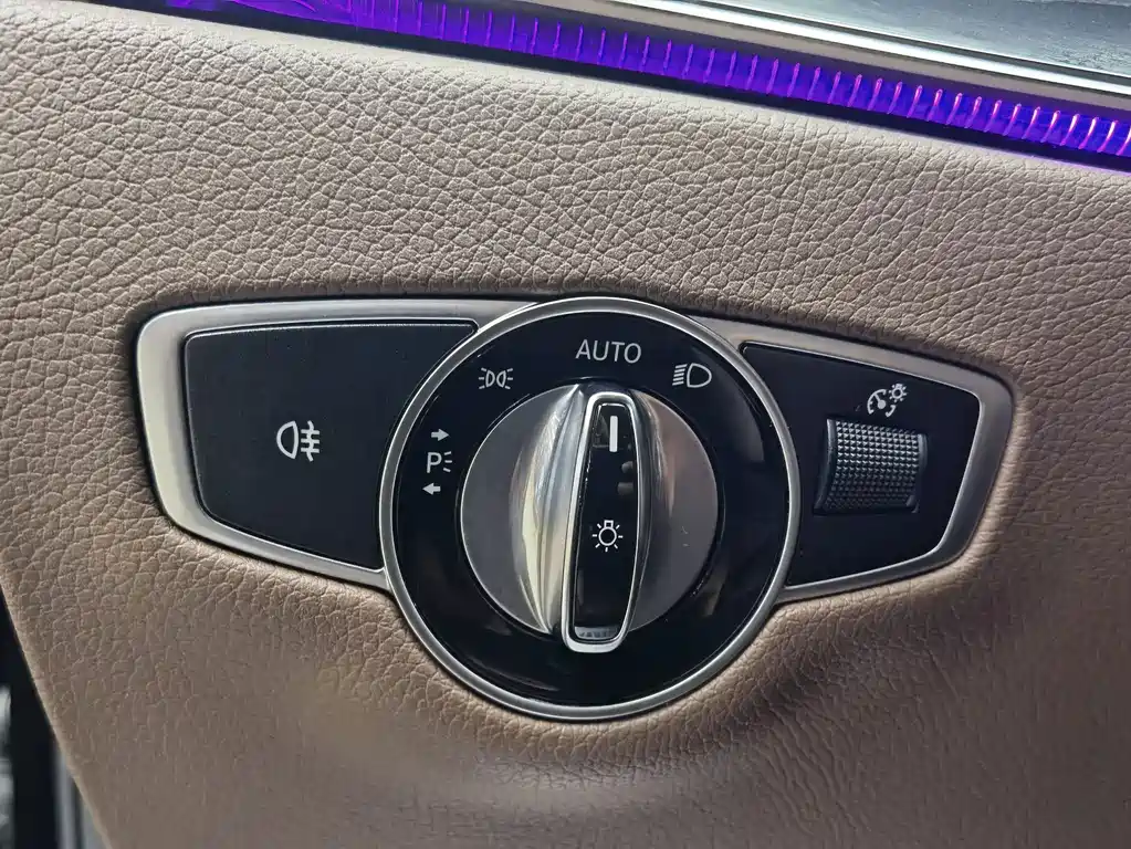 Mercedes-Benz E-Class — миниатюра 14