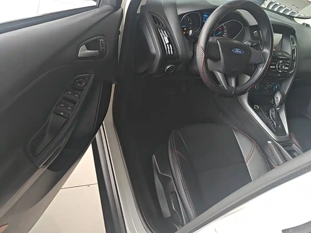 Ford Focus — миниатюра 16