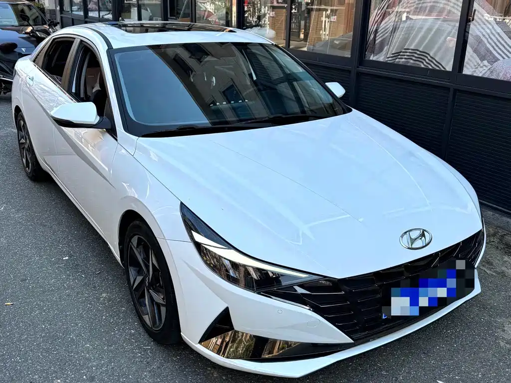 Hyundai Elantra — миниатюра 3